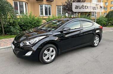 Седан Hyundai Elantra 2013 в Киеве