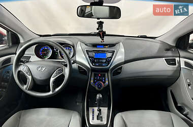 Седан Hyundai Elantra 2013 в 