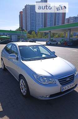 Седан Hyundai Elantra 2008 в Киеве