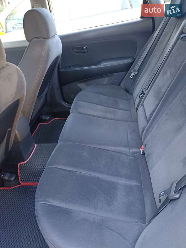 Седан Hyundai Elantra 2008 в Киеве