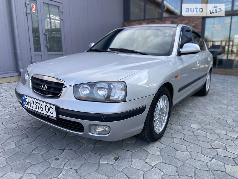 Hyundai Elantra 2001