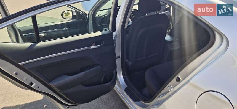 Седан Hyundai Elantra 2019 в Харькове