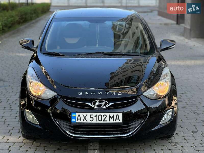 Седан Hyundai Elantra 2012 в 