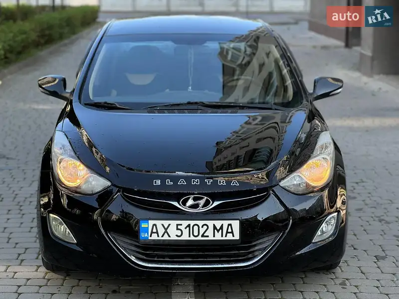 Седан Hyundai Elantra 2012 в 