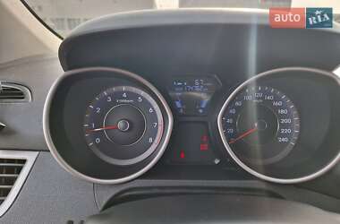 Седан Hyundai Elantra 2011 в 