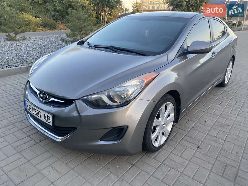 Hyundai Elantra 2012
