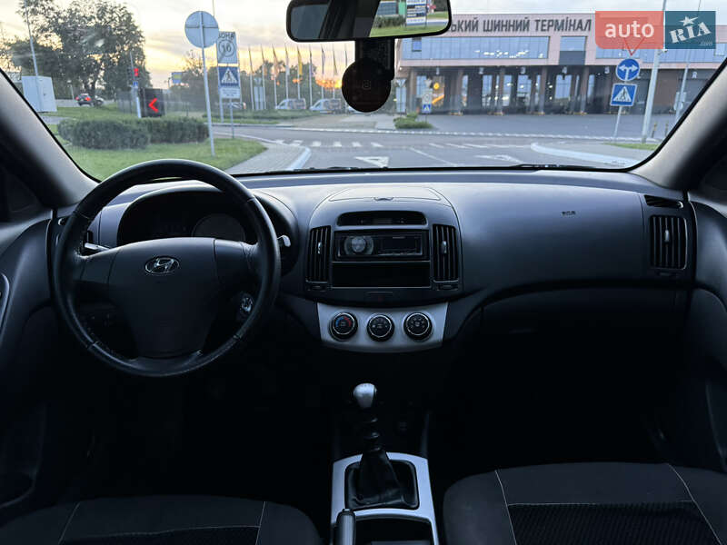 Седан Hyundai Elantra 2008 в Одесі