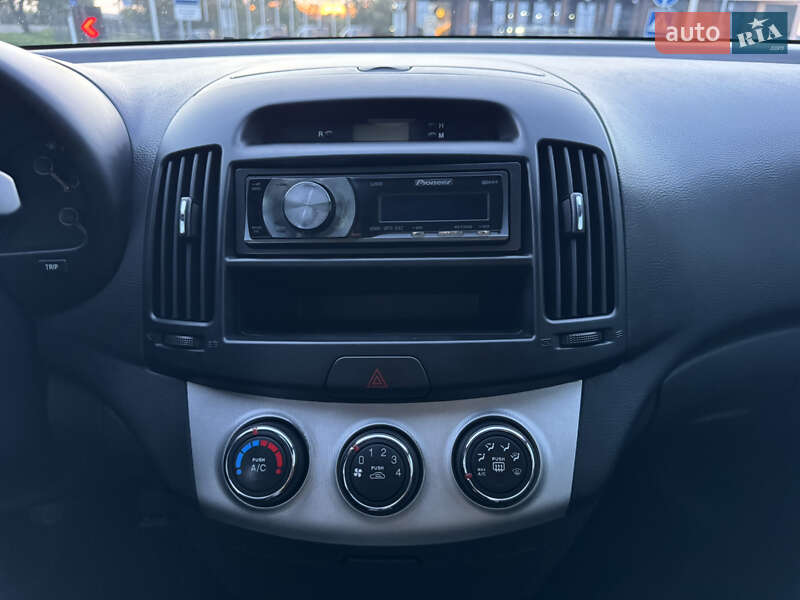 Седан Hyundai Elantra 2008 в Одесі
