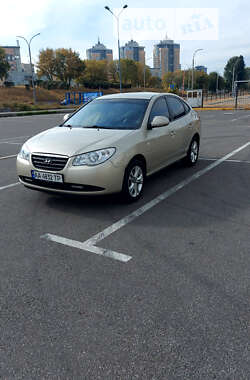 Седан Hyundai Elantra 2008 в Киеве