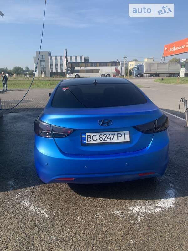 Седан Hyundai Elantra 2011 в Сколе