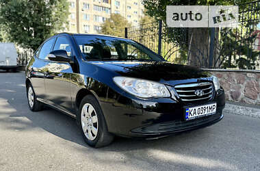 Седан Hyundai Elantra 2010 в Киеве