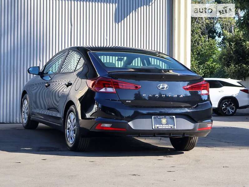 Седан Hyundai Elantra 2019 в Львове