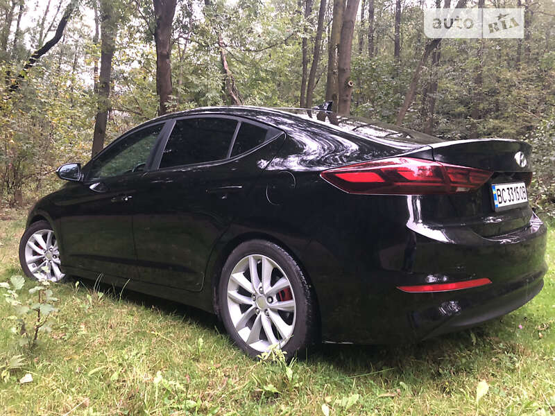 Седан Hyundai Elantra 2018 в Львові