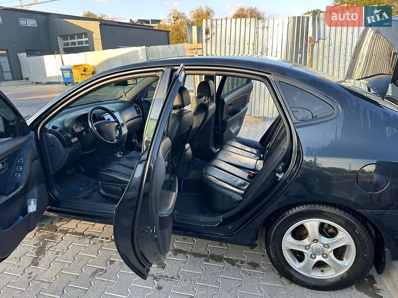 Седан Hyundai Elantra 2008 в Львові