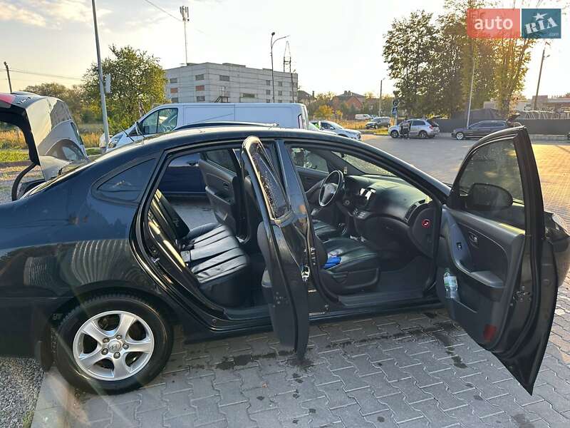 Седан Hyundai Elantra 2008 в Львові