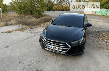 Седан Hyundai Elantra 2018 в Києві