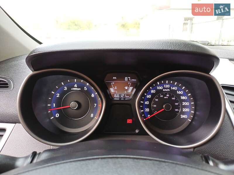 Седа�� Hyundai Elantra 2015 в Одессе