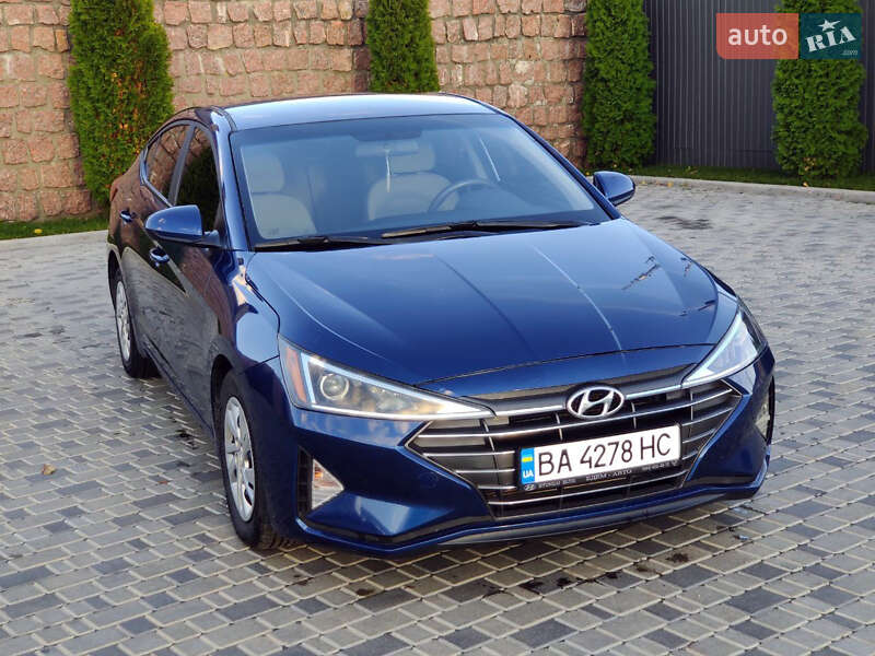 Седан Hyundai Elantra 2018 в Дніпрі