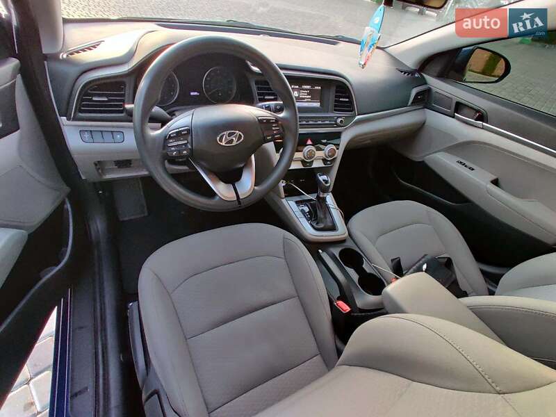 Седан Hyundai Elantra 2018 в Дніпрі