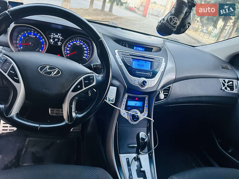 Седан Hyundai Elantra 2012 в Кропивницком