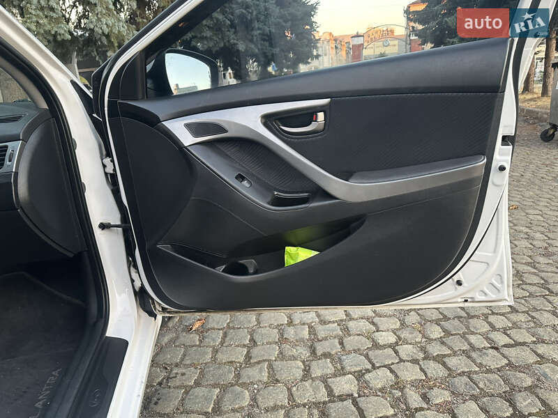 Седан Hyundai Elantra 2012 в Кропивницком