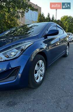 Седан Hyundai Elantra 2015 в Києві