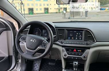 Седан Hyundai Elantra 2016 в Вишневому