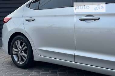 Седан Hyundai Elantra 2016 в Вишневому