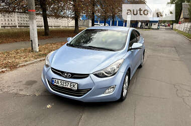 Седан Hyundai Elantra 2012 в Києві