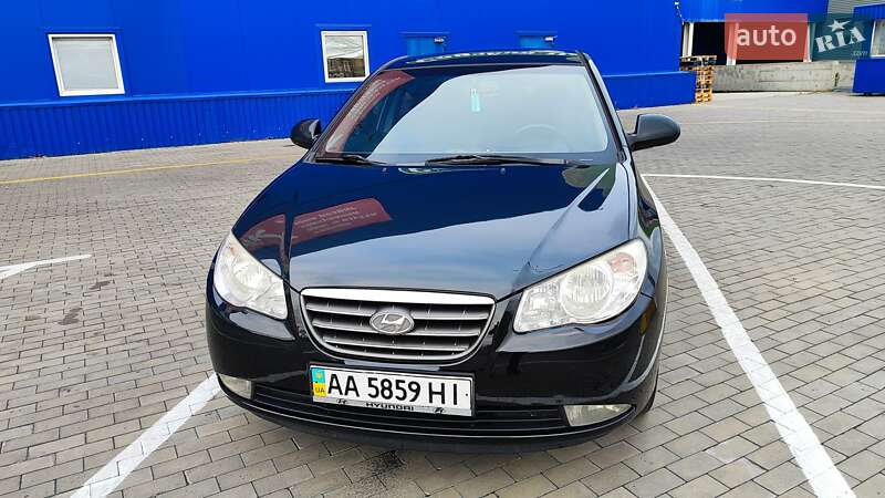 Седан Hyundai Elantra 2008 в Киеве
