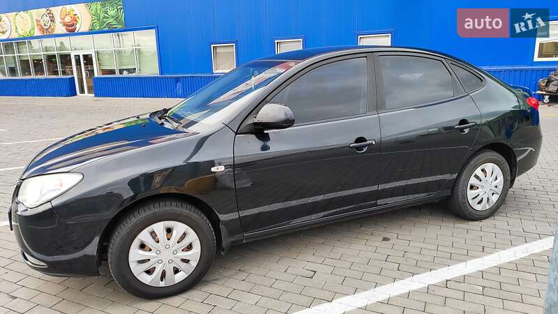 Седан Hyundai Elantra 2008 в Киеве
