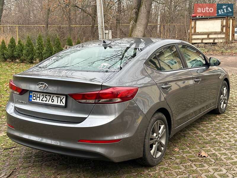 Седан Hyundai Elantra 2017 в Черноморске