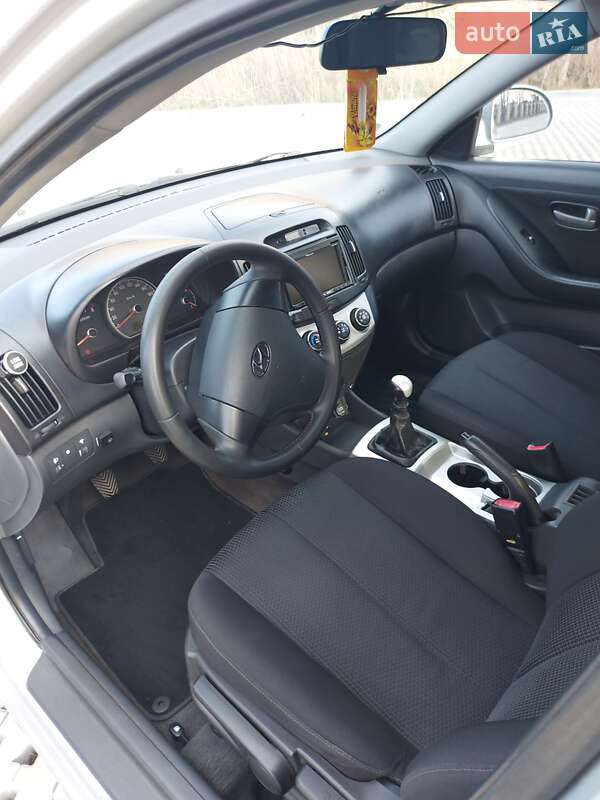 Седан Hyundai Elantra 2007 в Тульчине