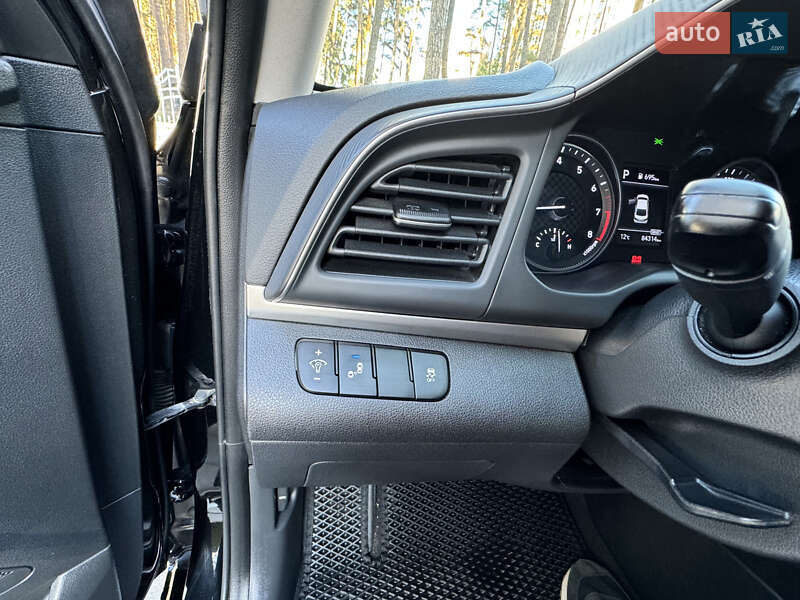 Седан Hyundai Elantra 2018 в Киеве