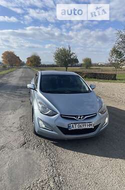 Седан Hyundai Elantra 2012 в Снятині