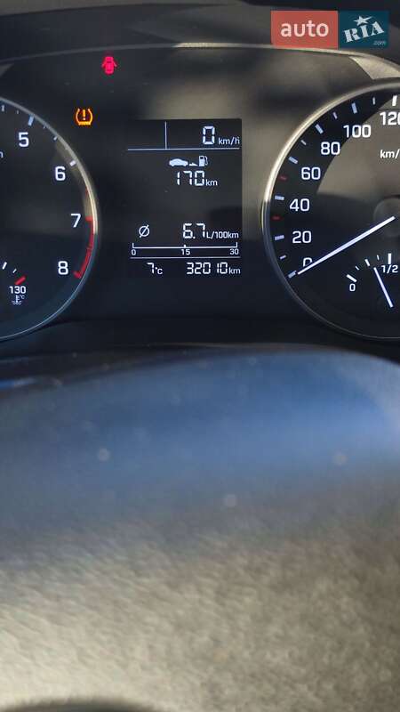 Седан Hyundai Elantra 2018 в Лохвице