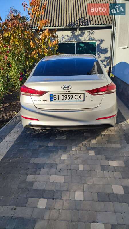 Седан Hyundai Elantra 2018 в Лохвице