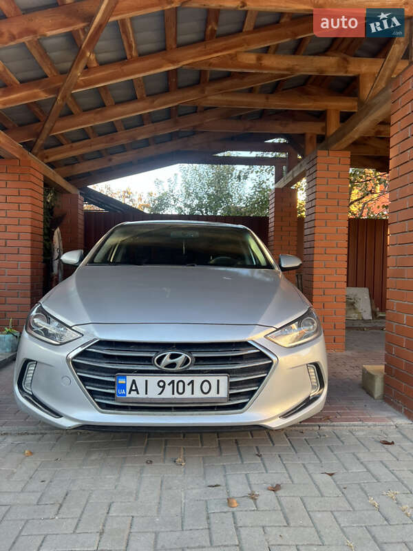 Hyundai Elantra 2017