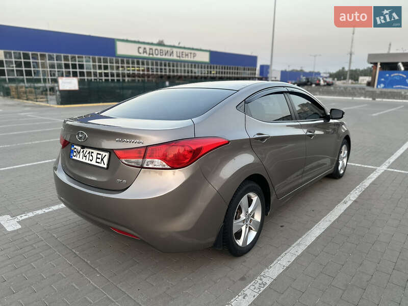 Седан Hyundai Elantra 2012 в Сумах