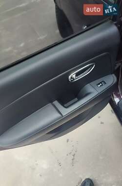 Седан Hyundai Elantra 2010 в 