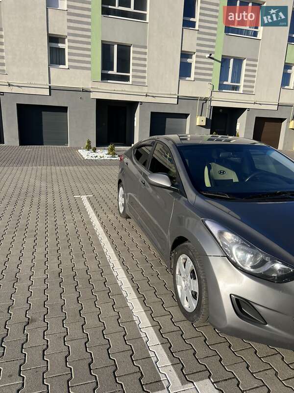 Седан Hyundai Elantra 2012 в Хмельницком