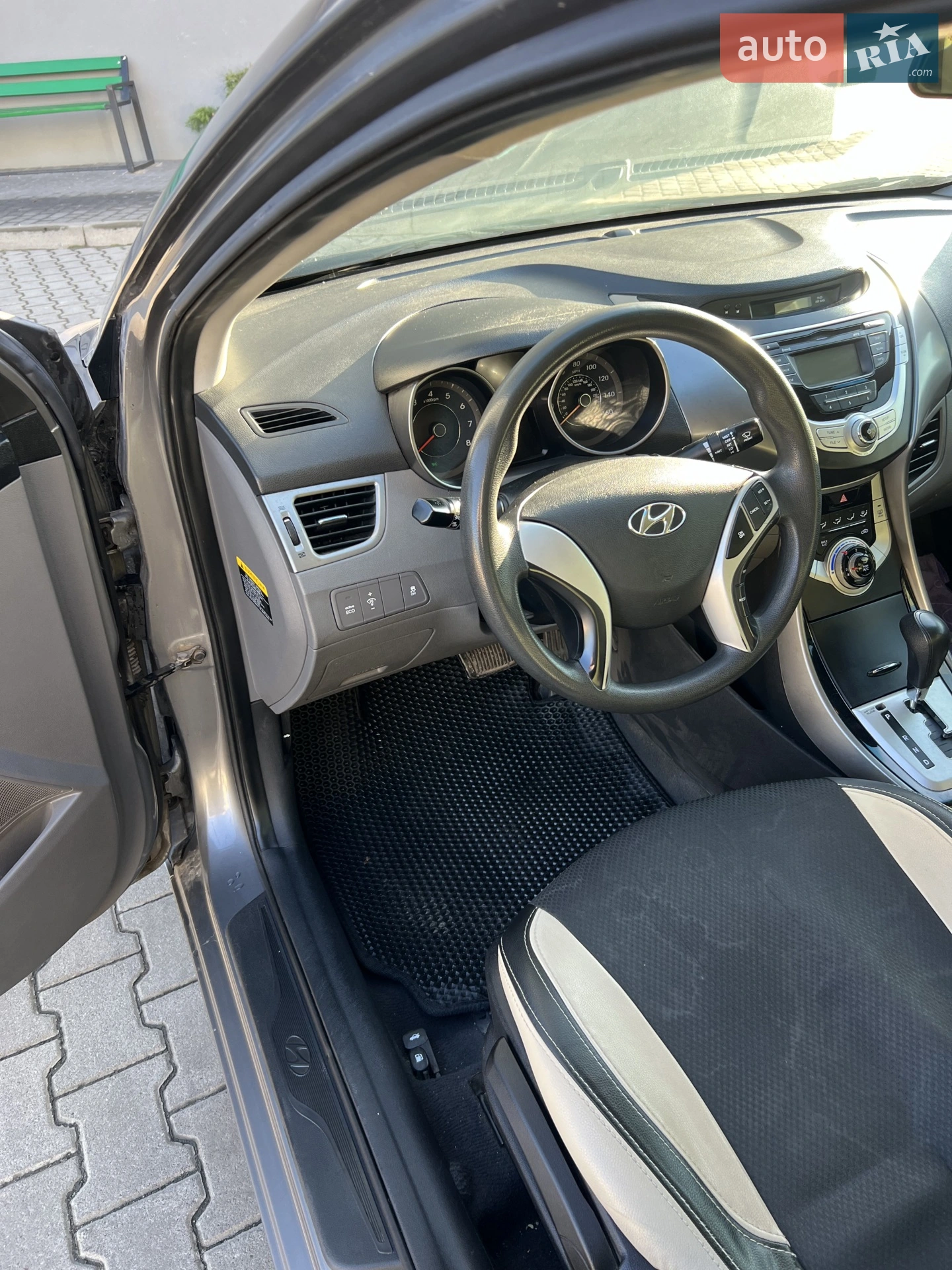 2012 Hyundai Elantra - мініатюра 11