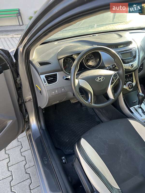 Седан Hyundai Elantra 2012 в Хмельницком