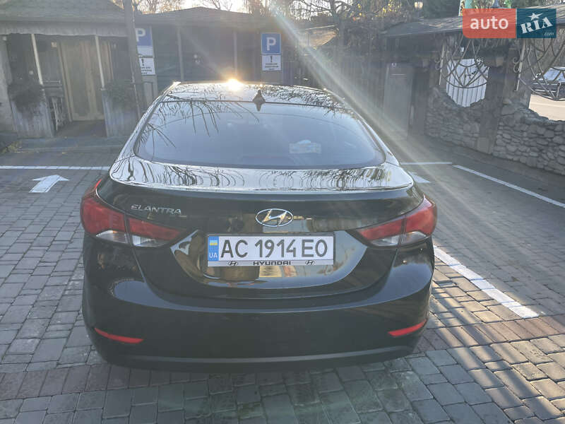 Седан Hyundai Elantra 2014 в Луцке