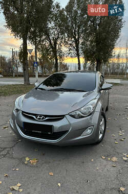 Седан Hyundai Elantra 2011 в Каменском