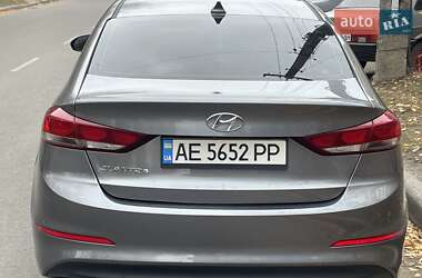 Седан Hyundai Elantra 2017 в Новомосковске