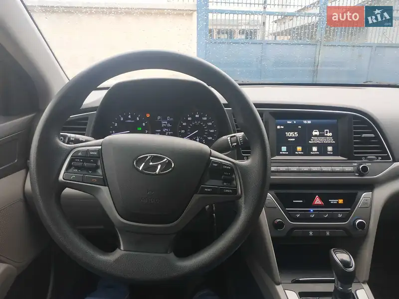 Седан Hyundai Elantra 2016 в 