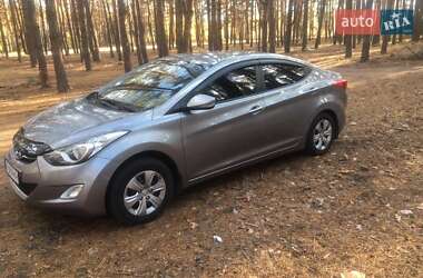 Седан Hyundai Elantra 2011 в Зміїві