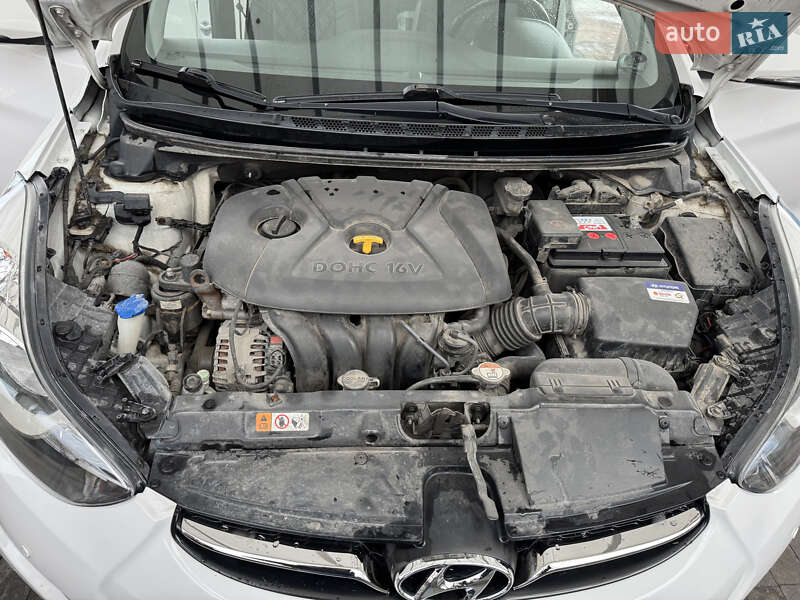 Седан Hyundai Elantra 2012 в Рівному