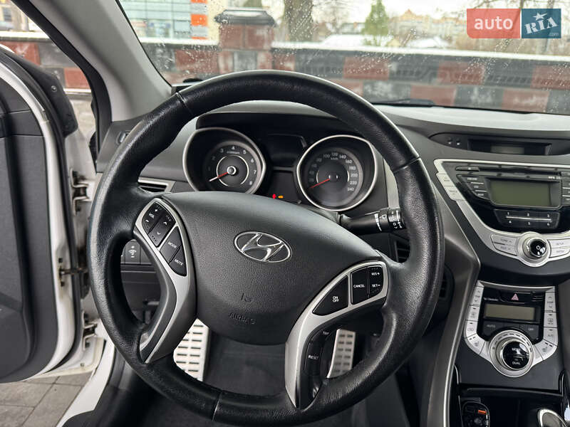 Седан Hyundai Elantra 2012 в Рівному